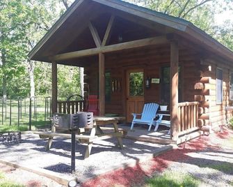 Mill Creek Cabins - Lodi - Patio
