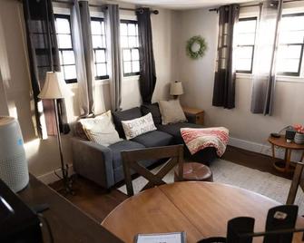 Homey 3 Bedroom Duplex - Hastings - Living room