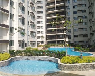 One Tagaytay chills out your day in tranquility - تاجايتاى - حوض السباحة