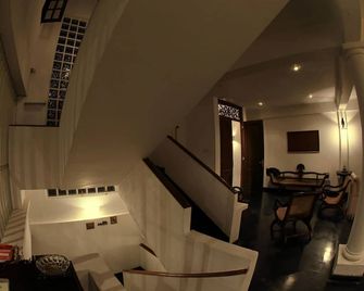 Banda Casa, Kandy - Kandy - Stairs
