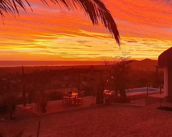 Rancho Paraiso Is A Eco Freandly Bnb Just 5 Minuts Cerritos Beach - El Pescadero - Outdoors view