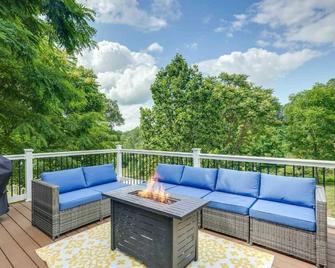 Mountain Views in Buena Vista Farm - Unit A - Front Royal - Balcony