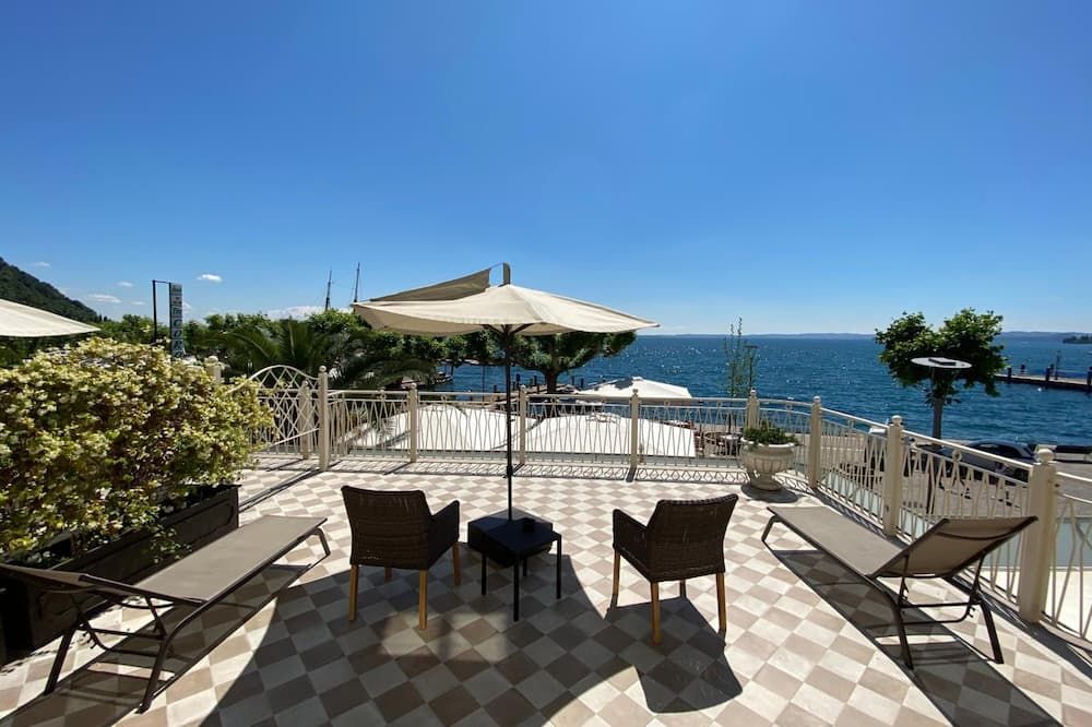 لا فتوريا بوتيك هوتل - غردة - شرفة