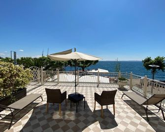 لا فتوريا بوتيك هوتل - غردة - شرفة