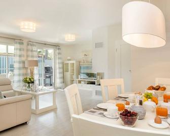 Ferienhäuser Traumzeit - Zingst - Jídelna