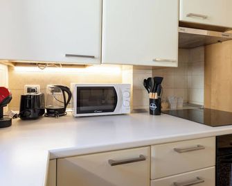 Frassinago Suites-Bolognarooms - Bologna - Kitchen