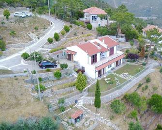 Antemare - Noli - Edificio