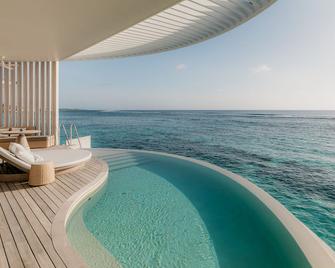 The Ritz-Carlton Maldives Fari Islands - Thulhaagiri - Pool
