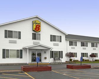 Super 8 by Wyndham Canandaigua - Canandaigua - Edificio