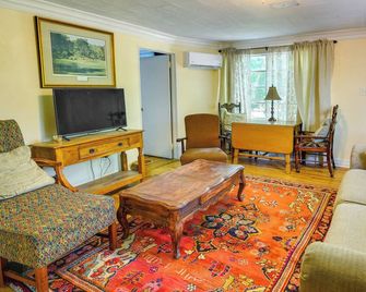 Salisbury Cottage about 7 Mi to High Rock Lake! - Salisbury - Obývací pokoj