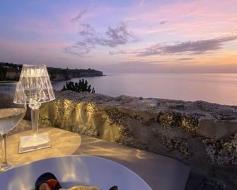 Mediterranean Boutique Hotel - טרופאה - מסעדה