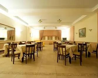 Hotel Oiti - Loutra Ypatis - Restaurant