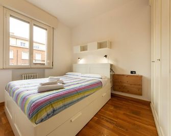 Housmart Milazzo 5 - Bologna - Bedroom
