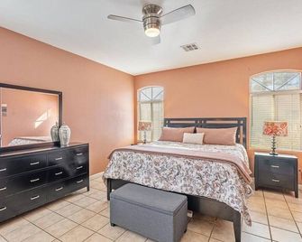 Henderson Hacienda, 5br Free Heated Pool - Henderson - Bedroom