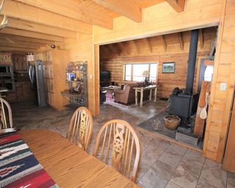 Popular Log Home. Perfect For Family Getaway! Close To Town. Hot Tub - Pagosa Springs - Eetruimte