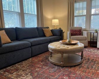 Charming 4-bedroom house in Kearney. - Kearney - Wohnzimmer