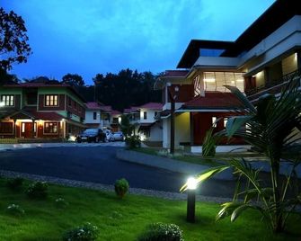 Aroma Ayur Heritage Resort - Thalassery - Edificio