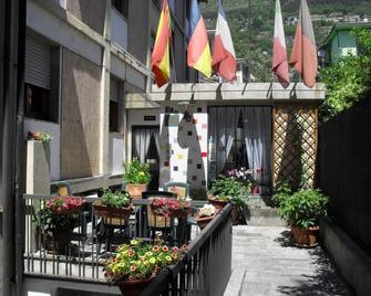 Hotel Ristorante Al Caminetto - Aosta