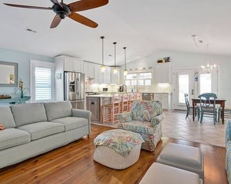 Salt Nook Cottage - Southport - Вітальня