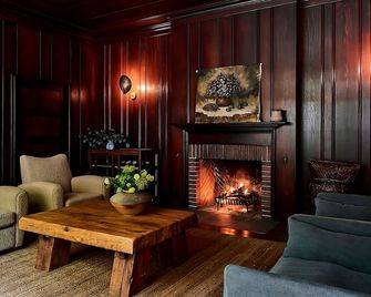 Enjoy the Calm and Reserved Ambiance! Free Private Parking, Outdoor Pool - Guerneville - Lounge