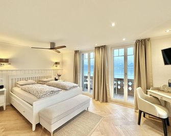 Boutique Hotel Niesenblick - Direkt Am Thunersee Gelegen Mit Self Check In & Digitaler Rezeption - Oberhofen am Thunersee - Bedroom