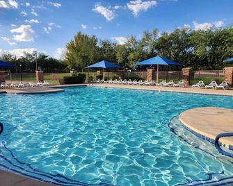 Desert Oasis at beautiful Rancho Sahuarita 4-bed haven - Sahuarita - Piscina