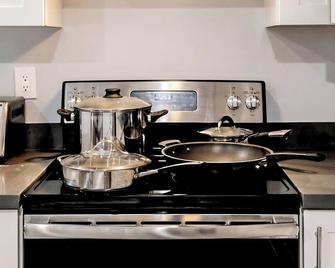 261-9 Cozy 2-Bedroom Apartment near Mountain View Downtown - Mountain View - Kitchen