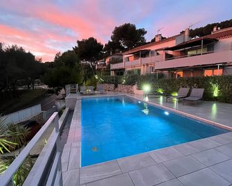 Home Cassis - Maison Méditerranée - Piscine chauffée à 30c - Cassis - Piscine