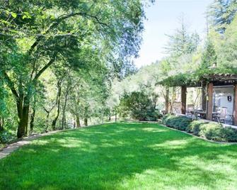 Modern 2 BR Retreat w/Pool & hot tub in Sonoma on 2 acres along a seasonal creek - 建伍 - 室外景