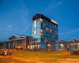 DoubleTree by Hilton Amsterdam – NDSM Wharf - Amsterdam - Building