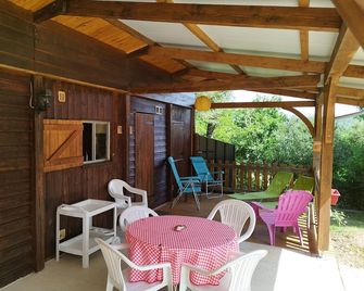 Rental 5 klms from Sarlat la caneda, enclosed land br. - Sainte-Nathalène - Patio