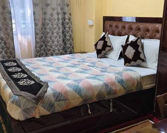 Hotel Parichit - Namchi - Bedroom