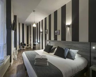 Hôtel De Paris - Lyon - Habitación