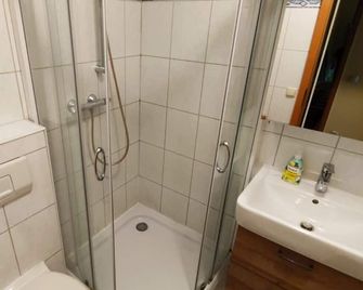 Ferienhaus Gonsbach - Mainz - Banyo