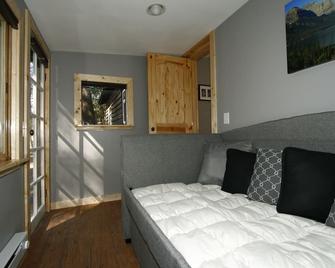 Unique Montana Cabin Near Glacier National Park and Big Mountain - Martin City - Bedroom