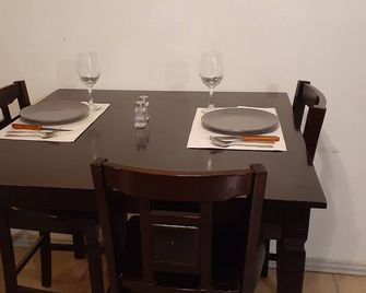 This apartment is very convenient for people who want to relax. - El Paso - Dining room