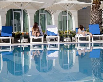 Dragut Point North Hotel - טורגוטריס - בריכה