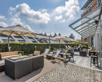 كورتيارد باي ماريوت لينز - لينز - شرفة مرصوفة