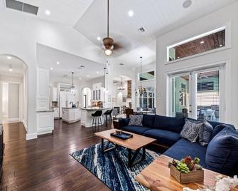 Pack Your Bags For The Atlantic Beach House Where You Can Have It All ! - Fort Lauderdale - Sala