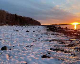Bar Harbor rental, less than a quarter mile from Hadley Point Beach. - Bar Harbor - Beach