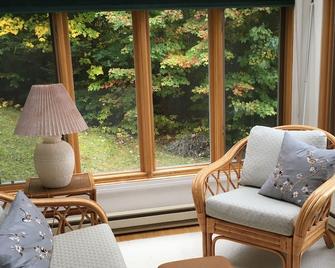 Fabulous, panoramic views from 3 levels in lovely home! Access pools/Rec ctr - Campton - Sala de estar