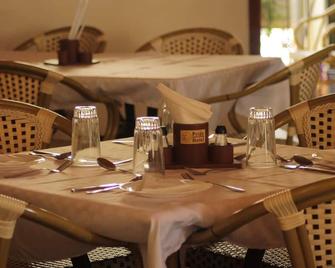 Bondo Pride Hotel - Bondo - Restaurant