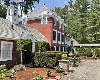 Guest wing on a 400 private acre estate. Sleeps 8 - Reading - Building