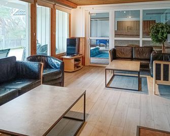 Gorgeous Home In Koepingsvik With Sauna - Köpingsvik - Sala de estar