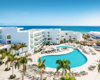 هوتل لافا بيتش - تيياس - حوض السباحة