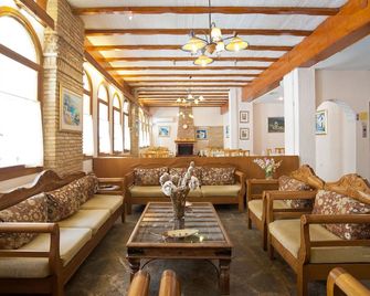 أكروبول دلفي - دلفي - ردهة