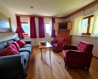 Haus Oswaldi by Globalimmoservice - Bad Kleinkirchheim - Sala de estar