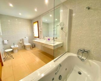 Mirador de la Portilla - Jarandilla de la Vera - Bathroom