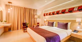 The Ssk Solitaire Hotel & Banquets - Nashik - Bedroom