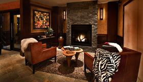 Mountain Side Hotel Whistler by Executive - Whistler - Lounge